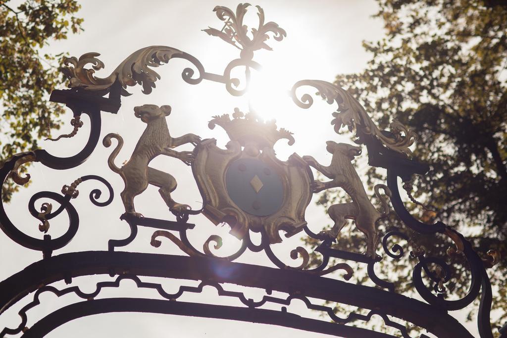 Chateau De Pierreclos 외부 사진